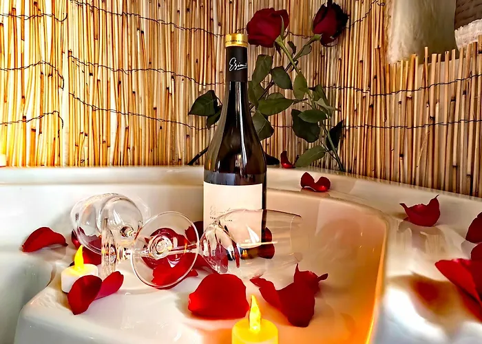 Veliko Tarnovo-Centur-Vintage House-Jacuzzi In The Room-Private Garden Campeggio Veliko Tărnovo