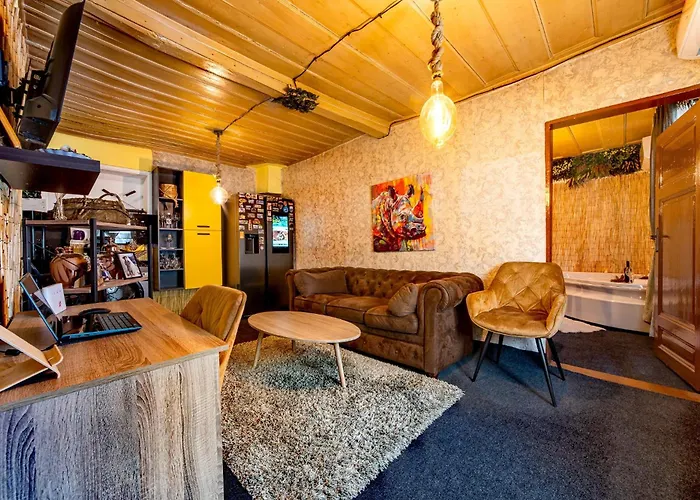 Veliko Tarnovo-Centur-Vintage House-Jacuzzi In The Room-Private Garden Campeggio